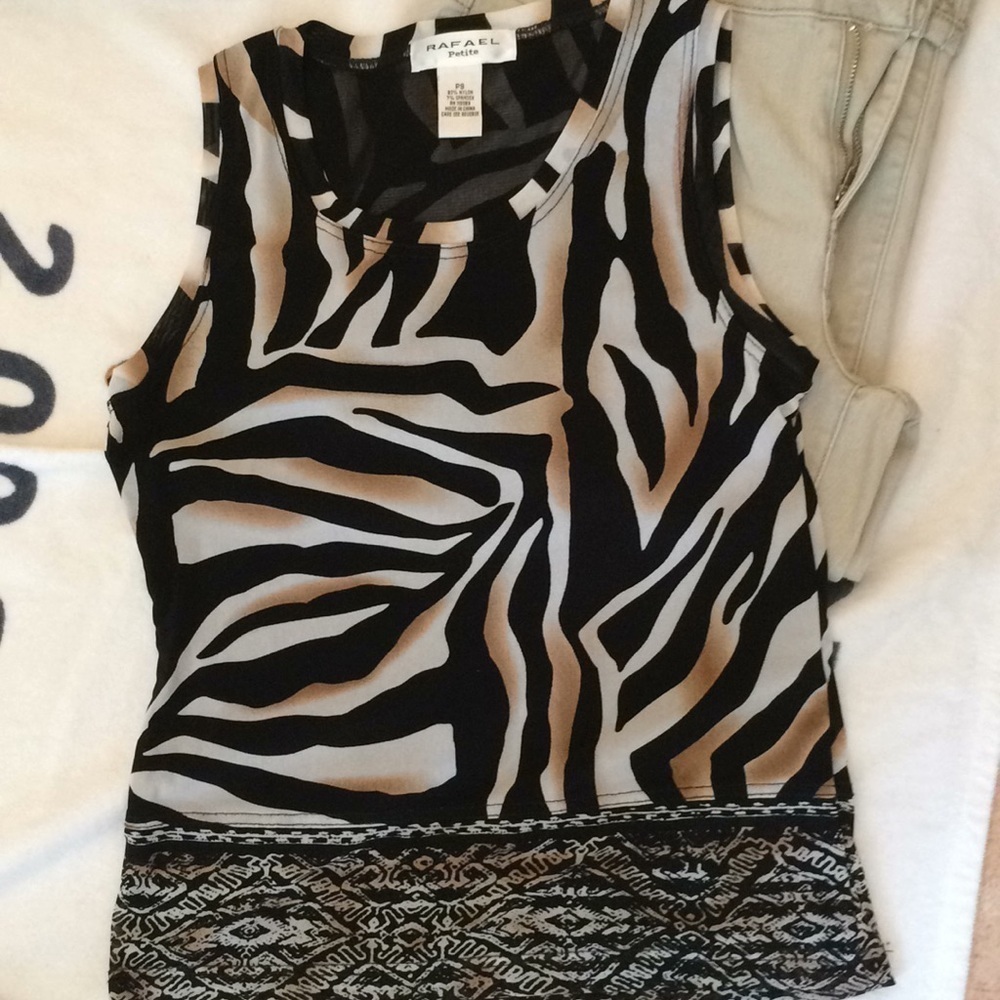 Zebra stripe safari animal print sleeveless summer scoop neck top neutral